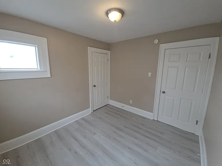 1337 Lee St — Photo 10