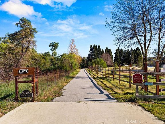 3rd image of 11821 Raspberry Ln