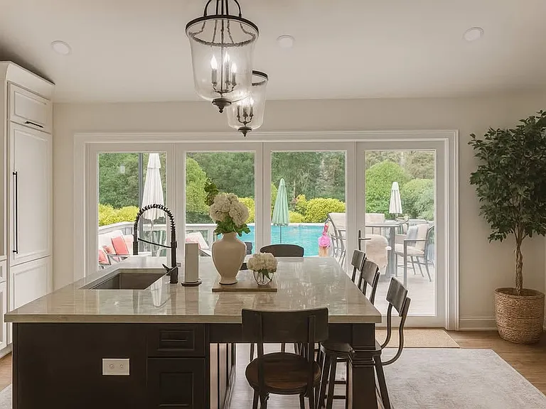 5112 Remington Dr — Photo 3
