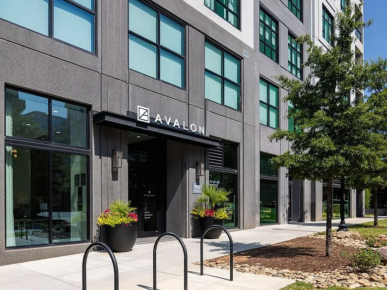 Leasing entrance
