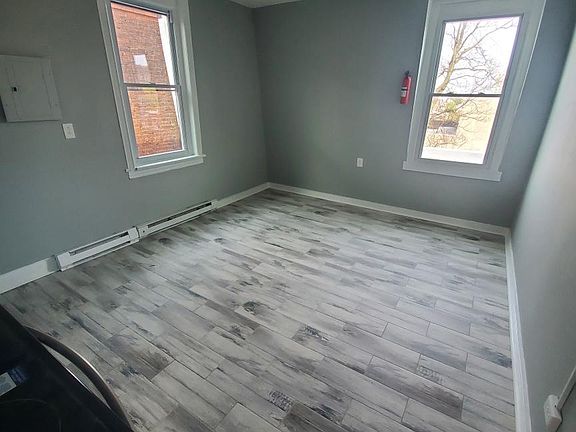 2nd image of 3-3515 N 18th St Unit 3
