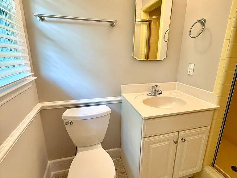 Primary En-suite Bathroom