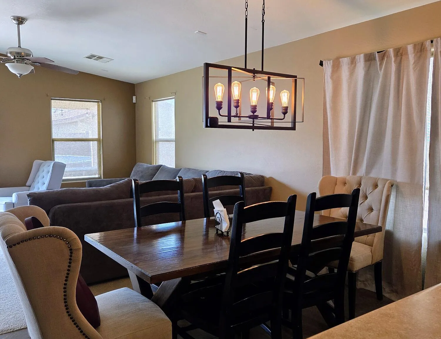 4 bed, 2.0 bath, 1753 sqft, $1,600 — Photo 3