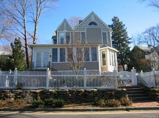 51 Park Place, Sea Cliff, NY 11579