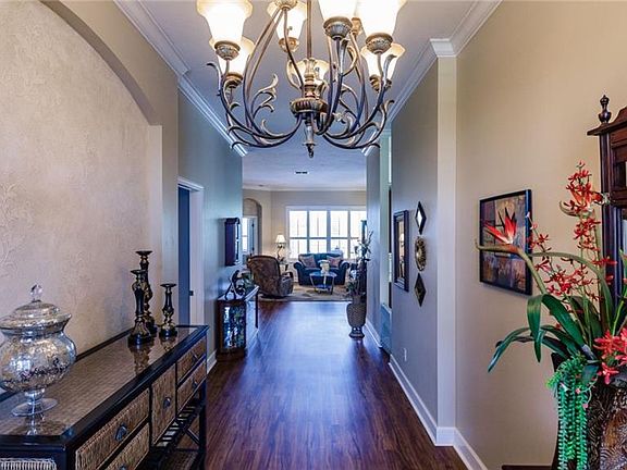 4th image of 4923 Avon Ln