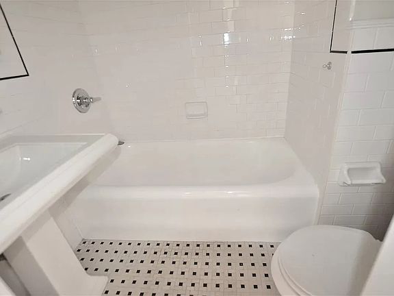 5th image of 166 2nd Ave APT 15C