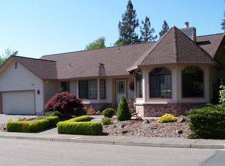 8230 Holly Ct, Sebastopol, CA 95472