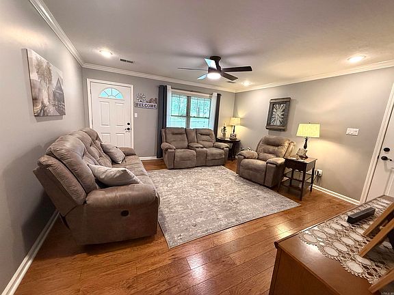 4th image of 801 Hillview Dr