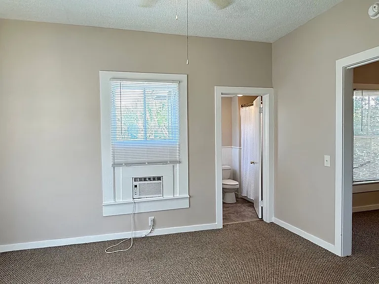 117 N 3rd St #3 — Photo 13