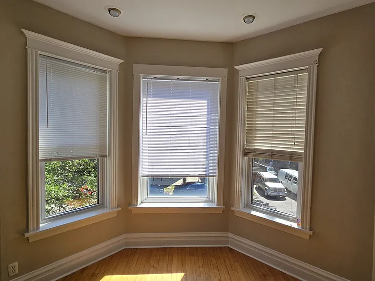 928 S Claremont Ave #2F — Photo 13