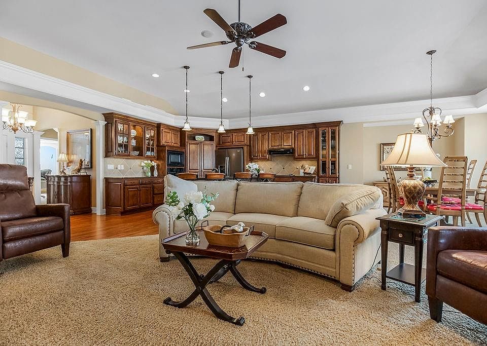 1628 NE Woodland Shores Cir, Lees Summit, MO 64086 | Zillow