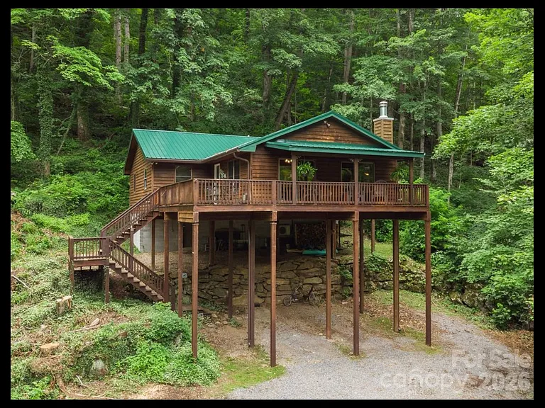 170 Mountain Farm Rd — Photo 2