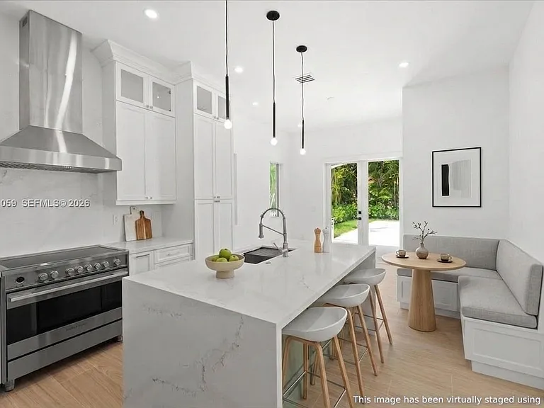1213 Andora Ave — Photo 4