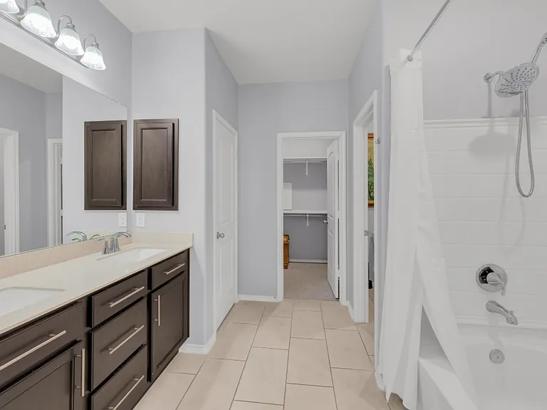 13916 Lyndon B Johnson St — Photo 14