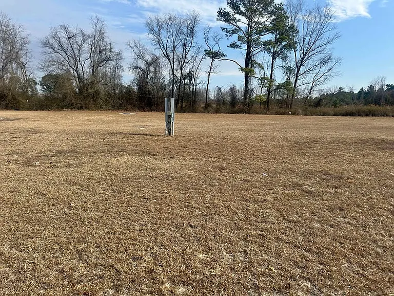 101 S Running Deer Cir — Photo 1