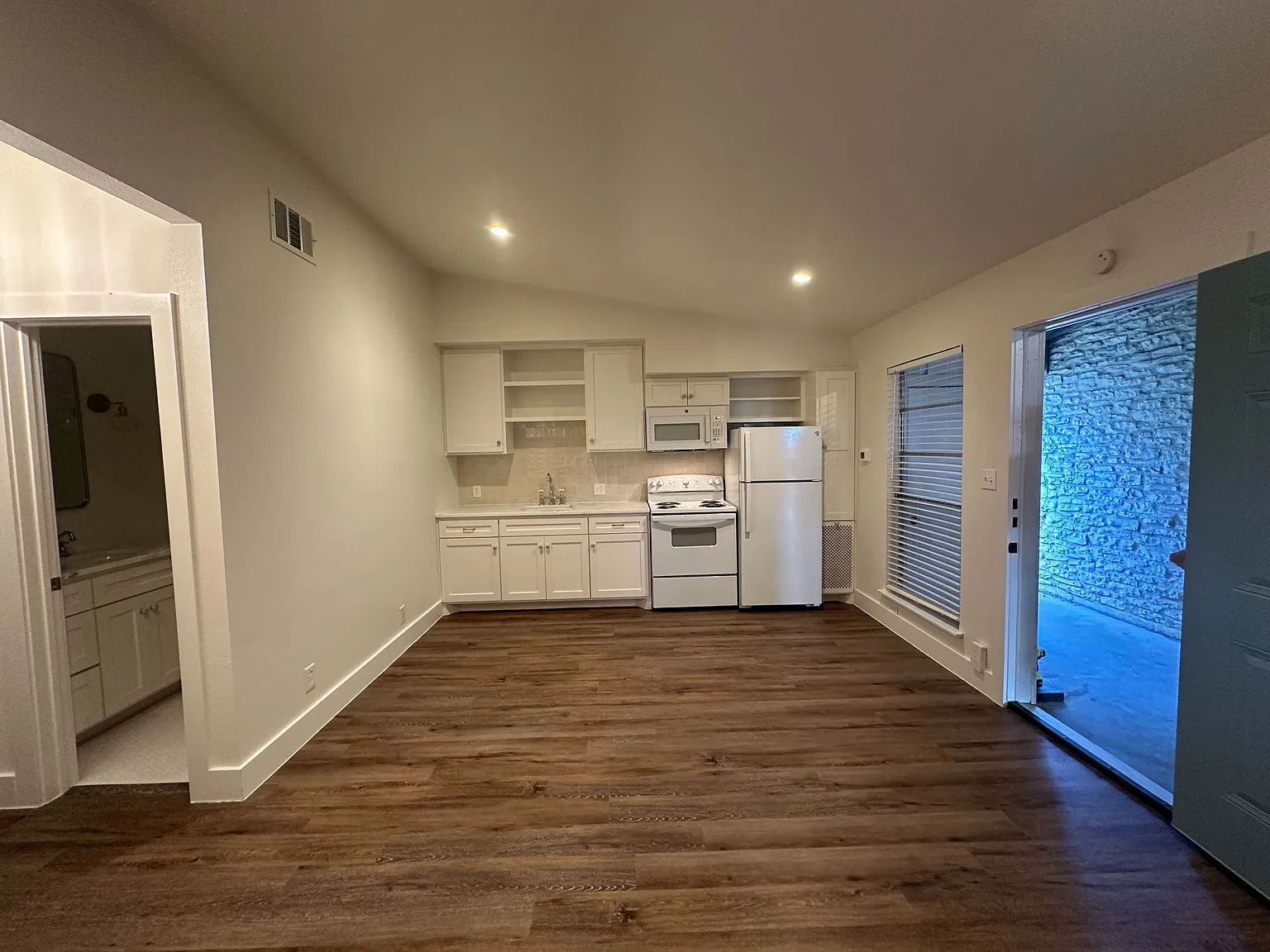 1 bed, 500 sqft, $1,250 — Photo 2