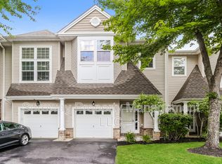 19 Ocean Breeze Ct, Manahawkin, NJ 08050