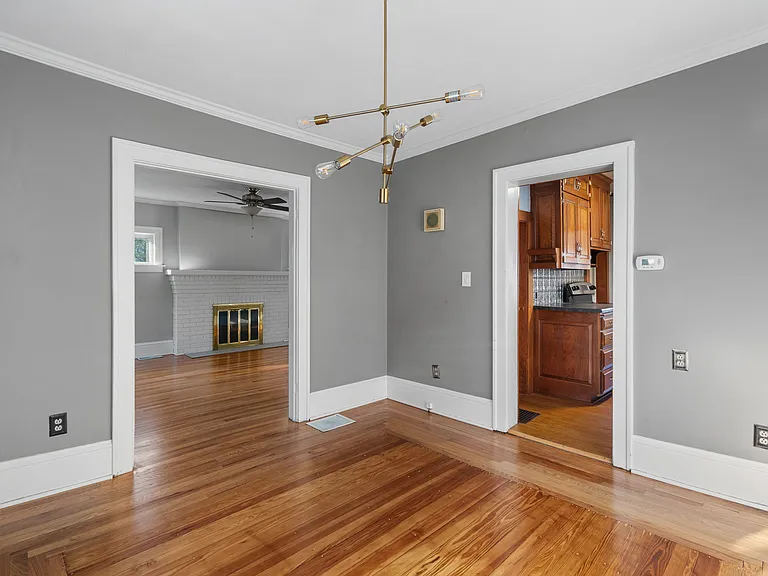 702 College Ave — Photo 6