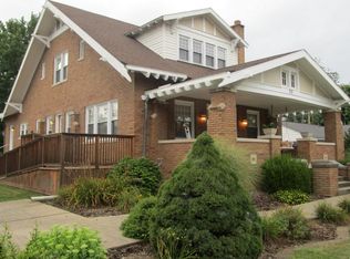 717 N Main St, Flora, IL 62839