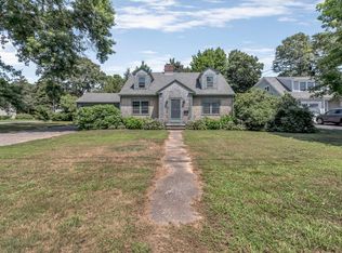 201 Siders Pond Rd, Falmouth, MA 02540