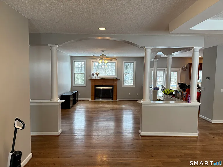 104 Valley View Rd — Photo 3