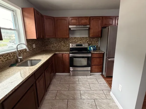 710 Sequoia Dr, Edgewood, MD 21040