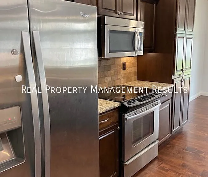 9399 Millicent Ct — Photo 11