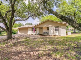 1225 Tanglewood Dr, Cleburne, TX 76033