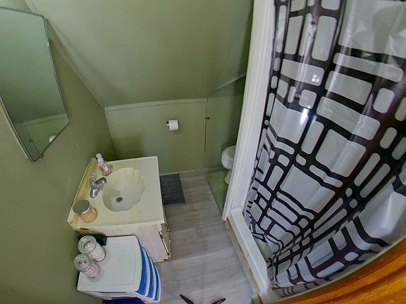 5th image of 724 Poyntz Ave APT 5