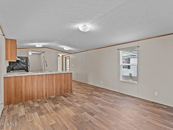 5th image of 4503 Sweetbay Drive SE