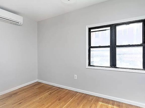 3rd image of 730 Manhattan Ave #1