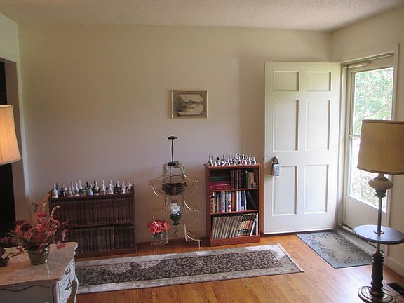 4th image of 309 Oakwood Ave