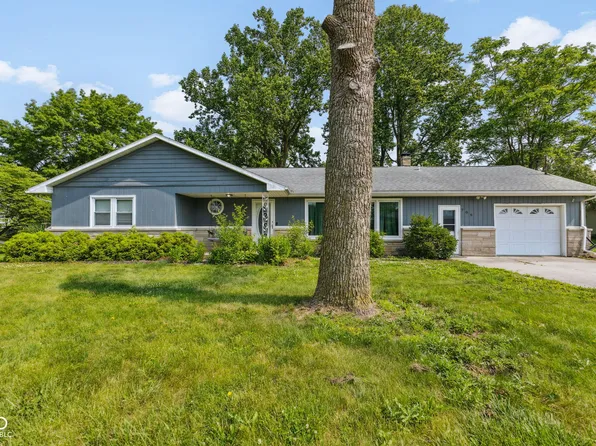 706 E Columbia St, Chalmers, IN 47929