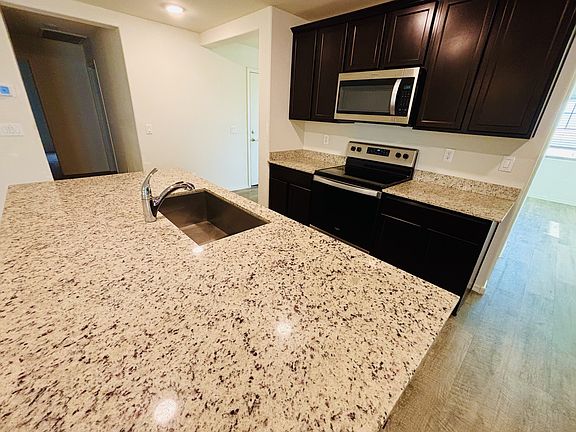 4th image of 2569 N McDonald Ln