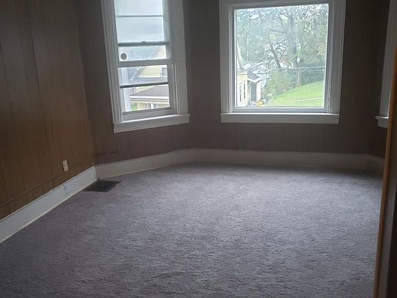 2nd image of 137 John St APT 2