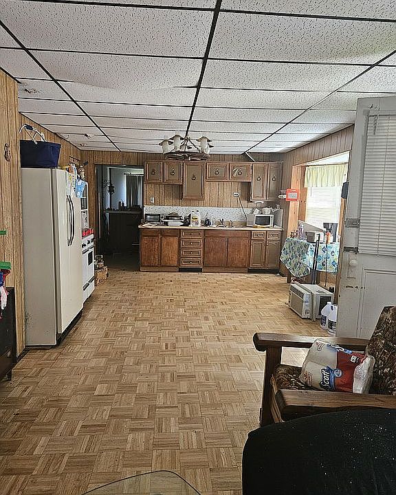 1st image of 21738 W Oak Ave