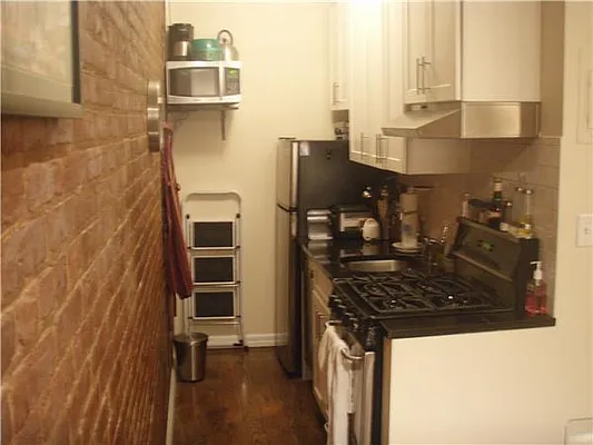 Rented by Kian Realty | media 30