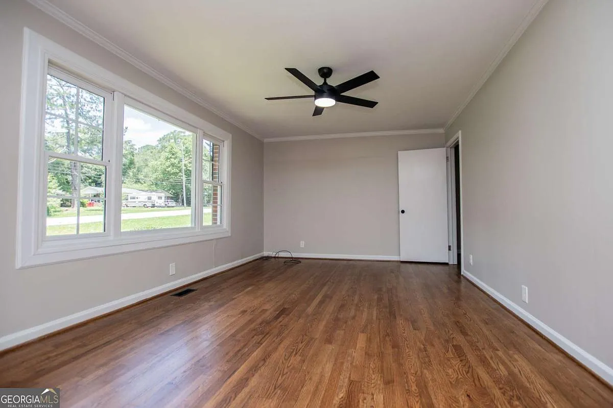 3 bed, 1600 sqft, $1,650 — Photo 4