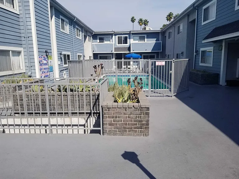 Sherman Way — Photo 5