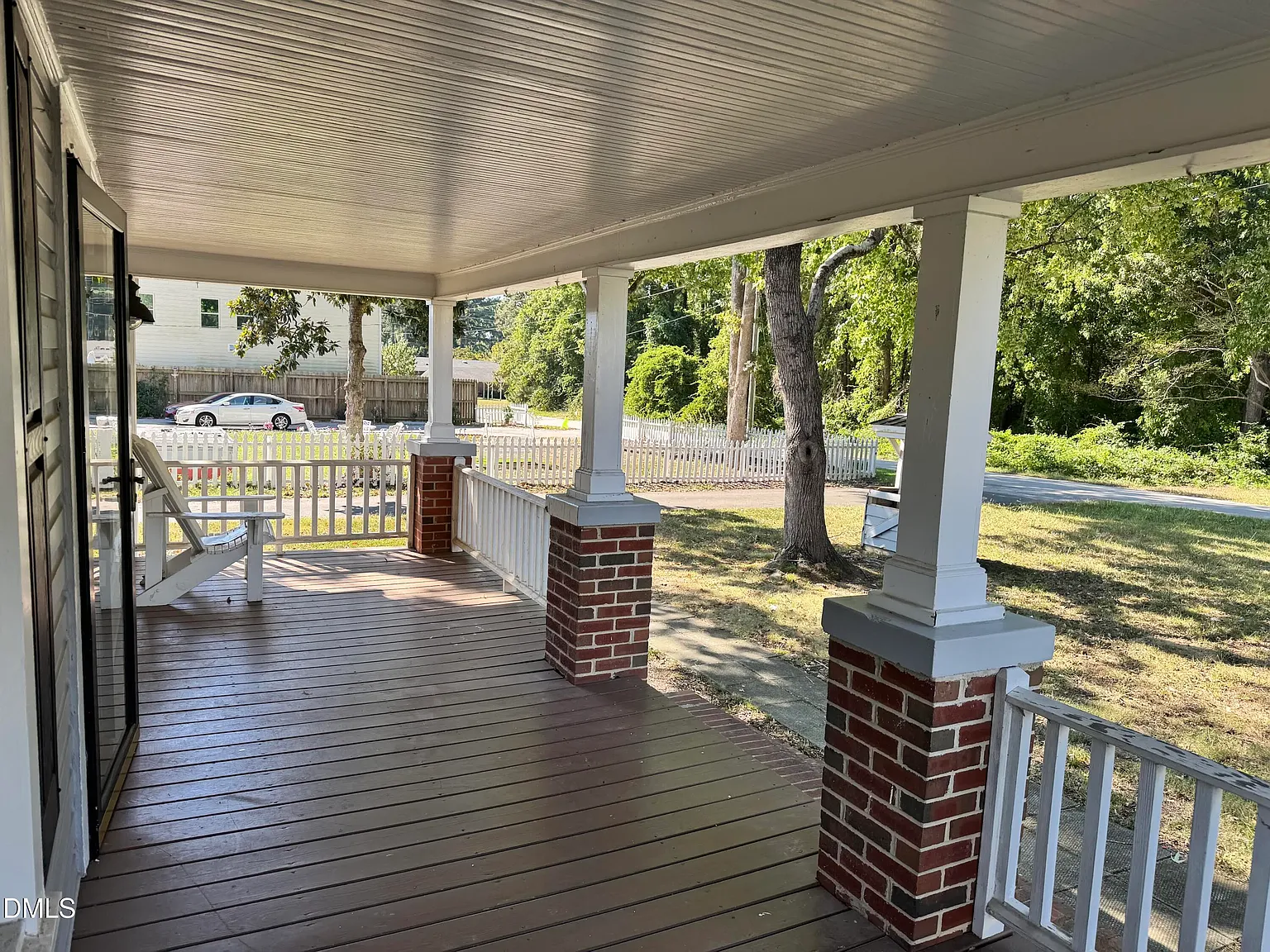 3 bed, 1.0 bath, $2,100 — Photo 3
