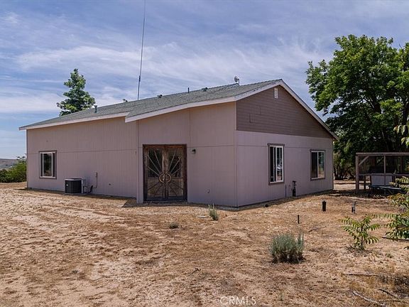 3rd image of 39875 Bautista Rd