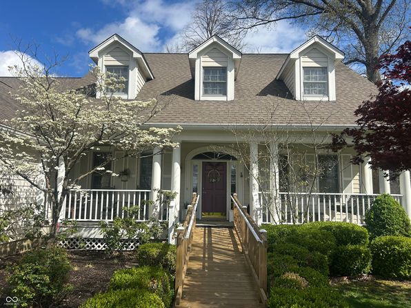 1612 S Jeanne Ct, New Palestine, IN 46163