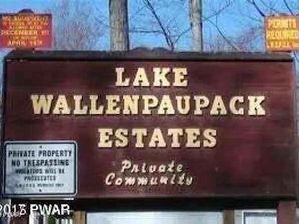 20 Pike Ln, Greentown, PA 18426