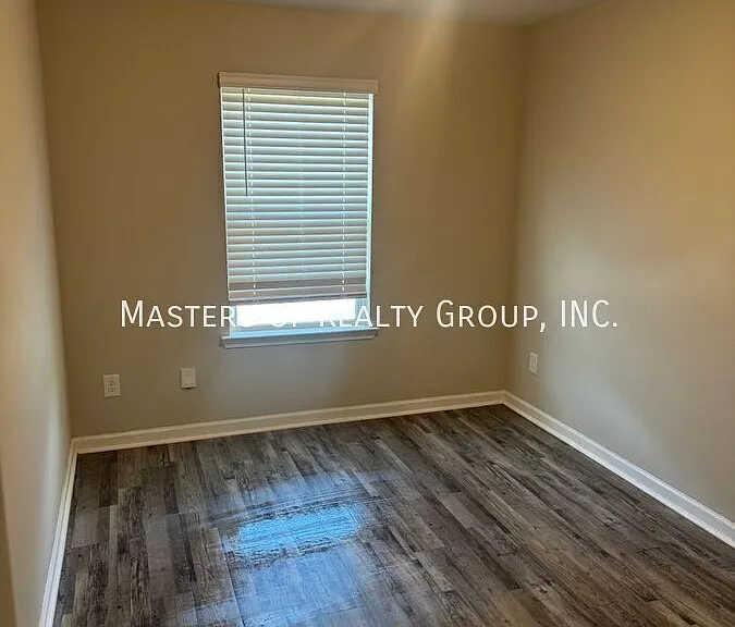 313 Ashigan St — Photo 17