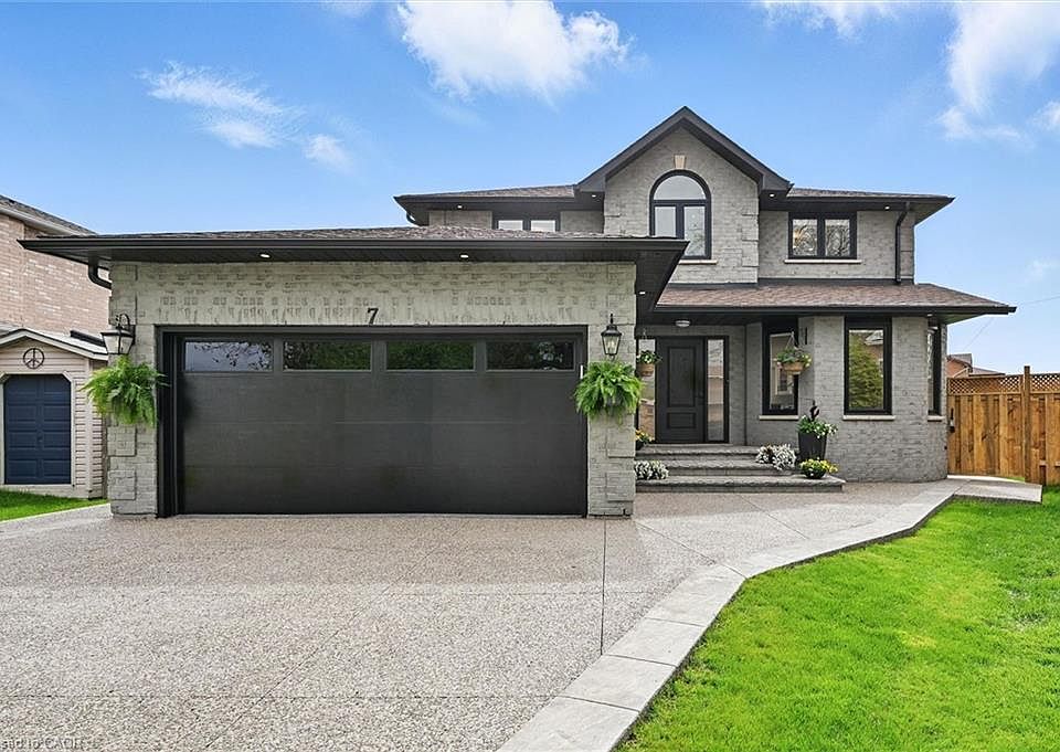 1st image of 7 Grandview Ave