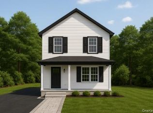 57 Old Commack Rd, Kings Park, NY 11754