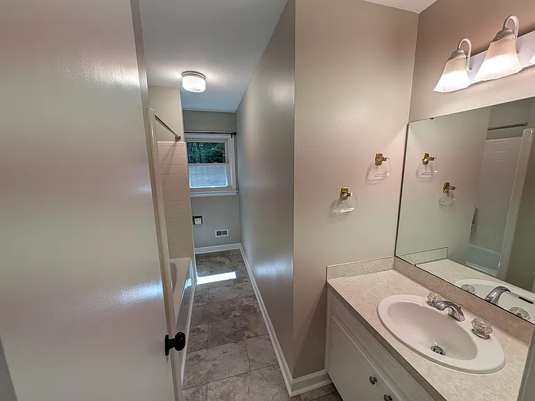 103 Abingdon Cir — Photo 23