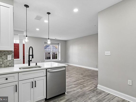 5th image of 8737 Autumn Ridge Ct