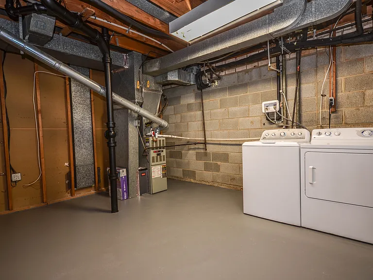 752 College Pkwy #7 — Photo 28