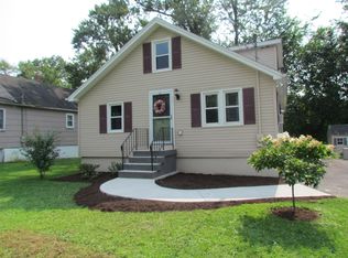 3 Rhode Island Ave, Rensselaer, NY 12144